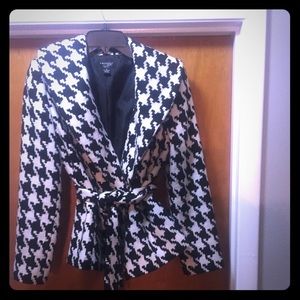 Gorgeous warm winter coat ! Pre-owned! Like New!